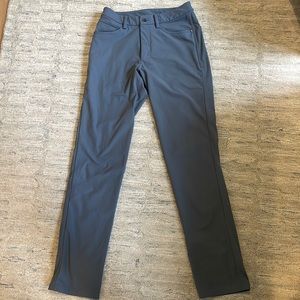 Lululemon men chino. ABC warp stream.